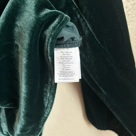 Faherty Green Silk Blend Velvet Top NWOT - Picture 5 of 5